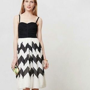 Anthropologie Leifnotes Cherie Black White Chevron Dress Size 0
